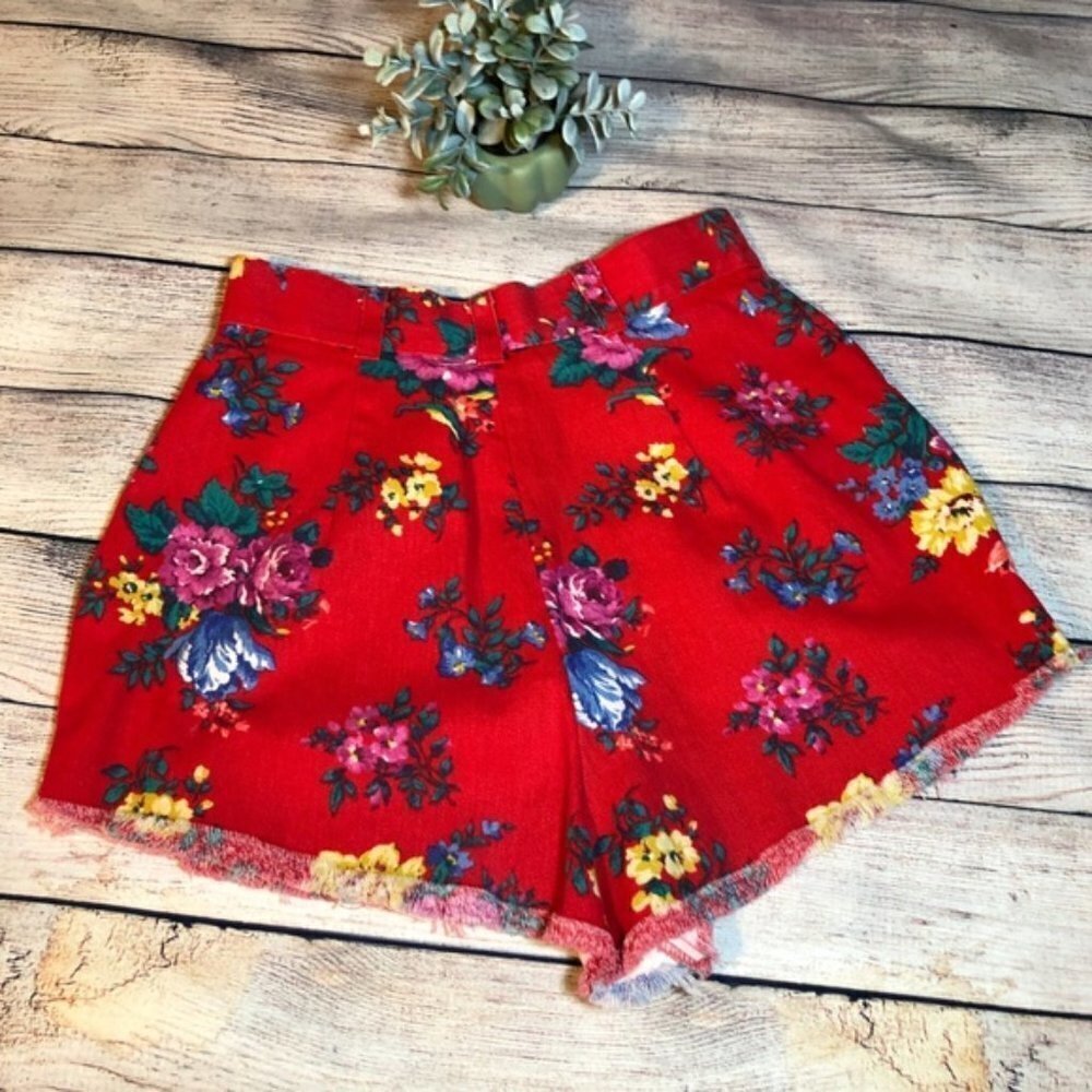 Vintage High Waisted Floral Print Shorts - Picture 2 of 5